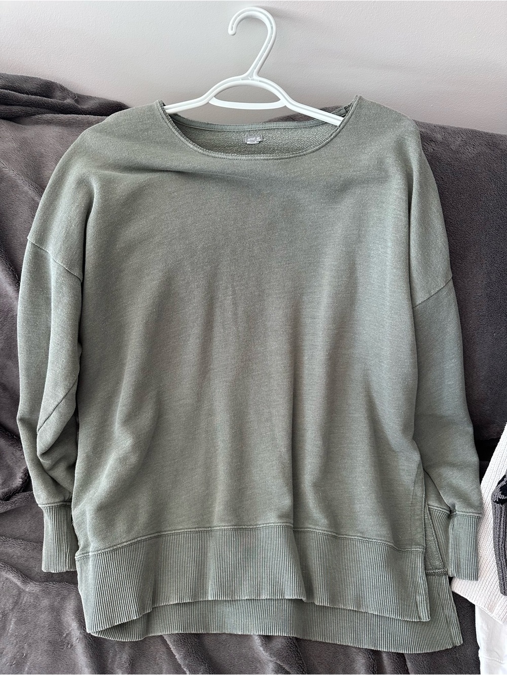 aerie Olive Green Crewneck Sweatshirt